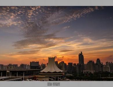 台剧《离我远一点》